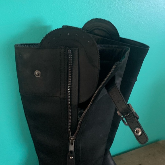 Final Price Gorgeous Leather Volatile
Nottingham Tall Leather Block Heel Boots - Picture 7 of 9